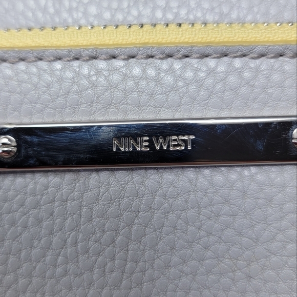 Nine West | Pale Gray Shoulder Bag with Yellow Trim Details - Picture 5 of 8